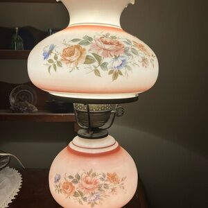 Vintage Gone With The Wind glass hand painted electric Hurricane Lame 2 bulbs